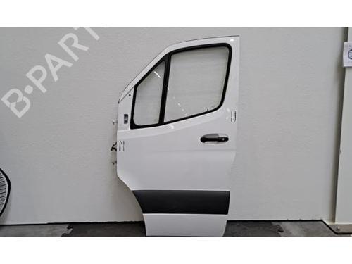 Used Left front door Left front door MERCEDES-BENZ SPRINTER 3,5-t Van (B907, B910) 311 CDI (910.631, 910.633) (114 hp) 35970142 35970142