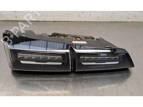 Used Left taillight PEUGEOT 308 III (FB_, FH_, FP_, F3_, FM_) BlueHDi 130 (FBYHZL, FBYHZT) (131 hp) 32660947