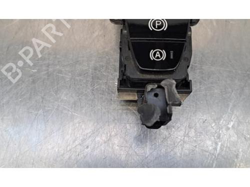 Switch VOLVO XC60 II (246) D4 | BP29985035I30