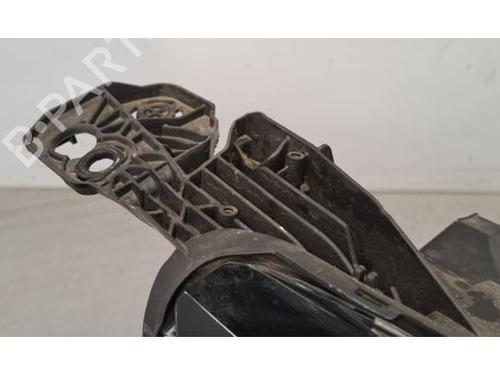 Right headlight PEUGEOT 3008 II SUV (MC_, MR_, MJ_, M4_) 1.5 BlueHDi 130 | BP30046700C29 