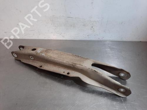 Venstre bak bærearm MERCEDES-BENZ A-CLASS (W176) A 180 (176.042) (122 hp) 23580520