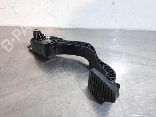 Used Clutch pedal CITROËN C4 CACTUS 1.2 THP 110 (110 hp) 15912934