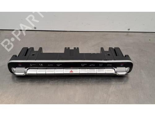 Used Climate control MERCEDES-BENZ A-CLASS Saloon (V177) A 180 (177.184) (136 hp) 31076430