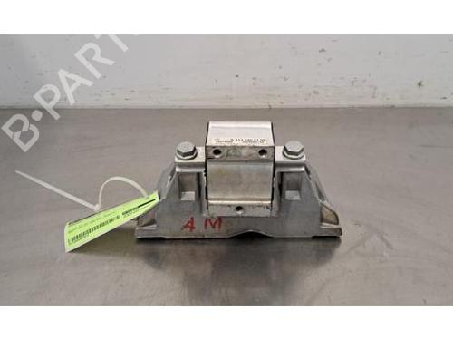 Used Gearbox mount MERCEDES-BENZ SPRINTER 3,5-t Van (B907, B910) eSPRINTER (910.633) (116 hp) 29393267