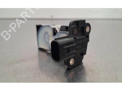 Used Mass air flow sensor TOYOTA YARIS (_P21_, _PA1_, _PH1_) 1.5 Hybrid (MXPH10, MXPH11) (116 hp) 31655828
