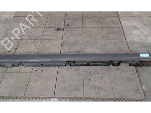 Minigonna laterale destra Minigonna laterale destra MERCEDES-BENZ C-CLASS (W205) C 220 d (205.014) (194 hp) 33918209 33918209