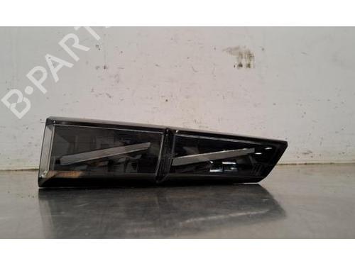 Used Right taillight PEUGEOT 308 III (FB_, FH_, FP_, F3_, FM_) PureTech 130 (FPHNSL, FPHNST) (131 hp) 25730165
