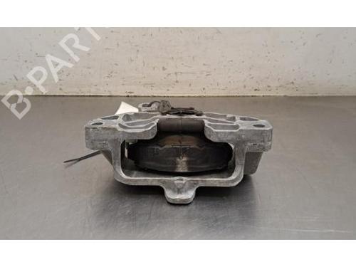 engine-mount-mercedes-benz-cla-shooting-brake-x118-2019-37453778 main image