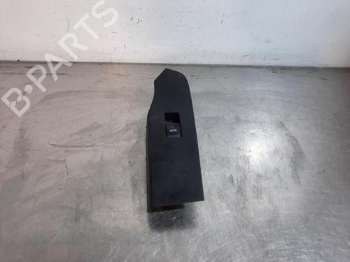 Used Switch Switch TOYOTA AURIS (_E18_) 1.8 Hybrid (ZWE186_, ZWE186R) (136 hp) 33476900 33476900