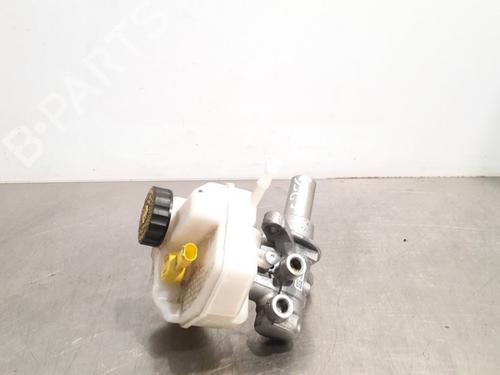 Used Brake master cylinder BMW X3 (G01, F97, G08) sDrive 18 d (150 hp) 15789292