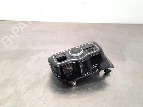Forlygtekontakt MERCEDES-BENZ A-CLASS Saloon (V177) A 180 d (177.103) (116 hp) 15041239