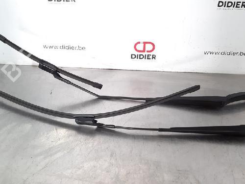 Used Front windshield wiper arm FIAT 500X (334_) 1.0 (334.AXN1B) (120 hp) 15018337