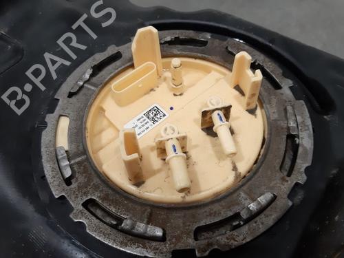 Used Fuel pump MERCEDES-BENZ SPRINTER 3,5-t Van (B907, B910) 314 CDI All-wheel Drive (907.633, 907.635, 907.637) (143 hp) 15032191
