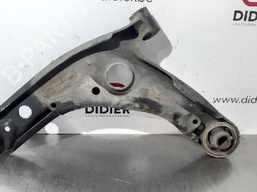 Højre fortil bærearm TOYOTA YARIS (_P13_) 1.4 D (NLP130_, NLP130) (90 hp) 10872889