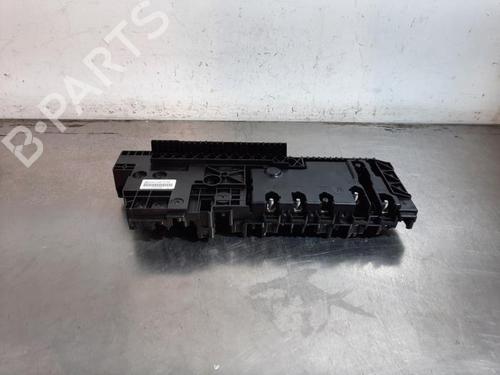 Used Fuse box Fuse box 39064771 39064771