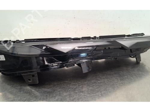 Used Right daytime light Right daytime light BMW XM (G09) XM All-wheel Drive (653 hp) 33726993 33726993