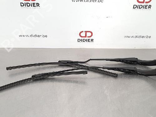 Used Front windshield wiper arm BMW 1 (F20) 116 i (109 hp) 15016113