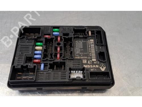Used Fuse box Fuse box 39154515 39154515