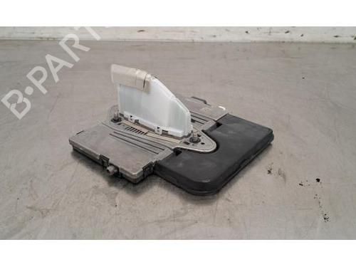 Used Antenna/Base PEUGEOT 308 III (FB_, FH_, FP_, F3_, FM_) PureTech 110 (FPHNPL) (110 hp) 24870915