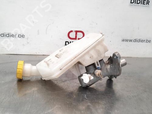 Used Brake master cylinder CITROËN DS3 (SA_) 1.4 HDi 70 (SA8HP4) (68 hp) 10895589