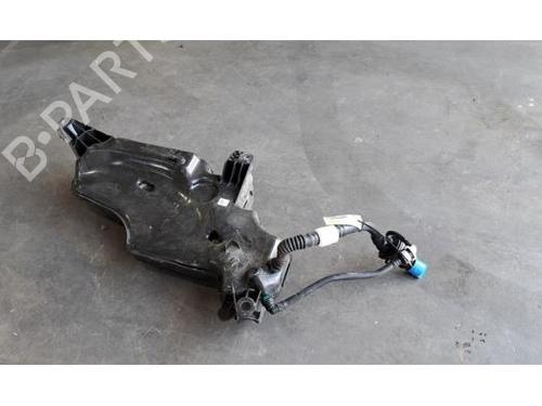 AdBlue-tank AUDI A3 Limousine (8VS, 8VM) 30 TDI (115 hp) 28067662