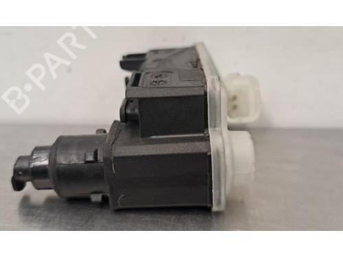 Używane Siłownik klapki wlewu paliwa CITROËN C3 III (SX) 1.5 BlueHDi 100 (SXYHYP, SXYHTU) (102 hp) 30054016