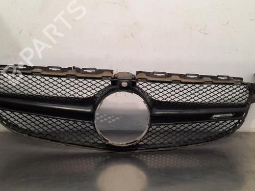 Used Grille MERCEDES-BENZ C-CLASS (W205) AMG C 63 S (205.087) (510 hp) 23627229