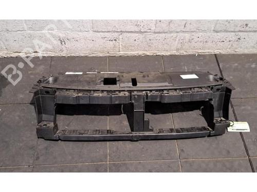 Used Front slam panel PEUGEOT 308 III (FB_, FH_, FP_, F3_, FM_) PureTech 130 (FPHNSL, FPHNST) (131 hp) 31273687