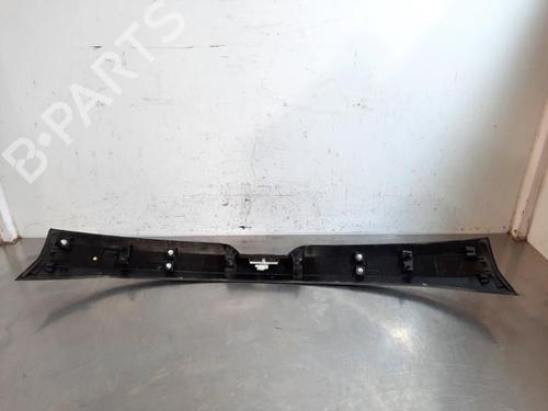 Pynteleist til bakluke PEUGEOT 208 II (UB_, UP_, UW_, UJ_) 1.2 PureTech 100 | BP23604680C151 