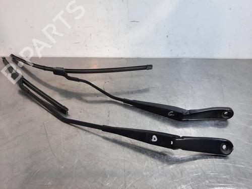 Used Front windshield wiper arm VOLVO V40 Hatchback (525) D2 (120 hp) 20078842