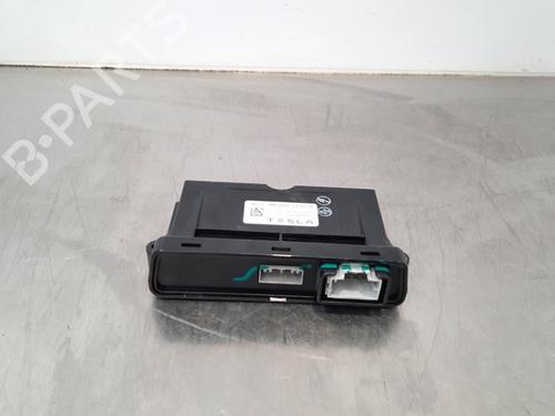 Elektronisk modul TESLA MODEL S (5YJS) 70D AWD (334 hp) 18135784