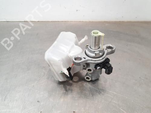 Used Brake master cylinder AUDI Q5 (FYB, FYG) 2.0 TDI (150 hp) 15030596