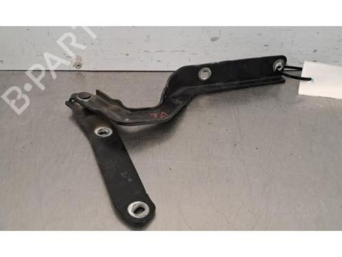 hingedoor-check-strap-audi-q4-e-tron-suv-f4b-2020-34117880 main image