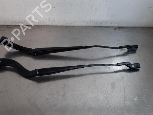 Used Front windshield wiper arm Front windshield wiper arm 37091470 37091470
