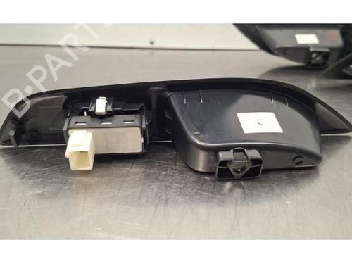 Switch PEUGEOT 208 II (UB_, UP_, UW_, UJ_) 1.2 PureTech 100 | BP32276895I30