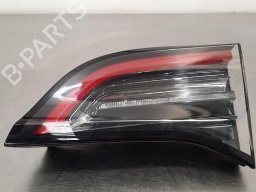 Used Right taillight Right taillight TESLA MODEL Y (5YJY) EV Performance All-wheel Drive (534 hp) 34198190 34198190
