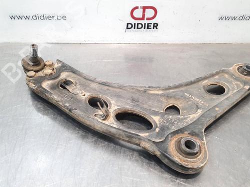 Used Right front suspension arm RENAULT TRAFIC III Van (FG_) 2.0 dCi 120 (FGMN) (120 hp) 10894690