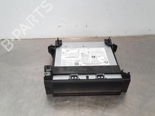 Used Radio VW GOLF VIII (CD1, DA1) 1.0 TSI (110 hp) 15031467