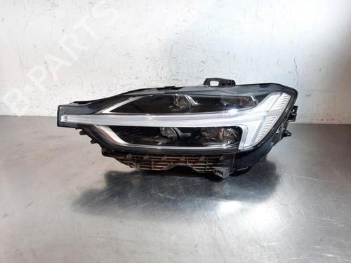 Used Left headlight VOLVO XC60 II (246) D4 Polestar (200 hp) 31241811