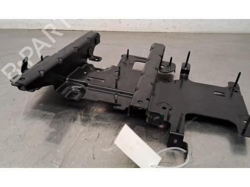 Used Crossmember PEUGEOT 308 III (FB_, FH_, FP_, F3_, FM_) e-308 (FMZKWZ) (156 hp) 30046765