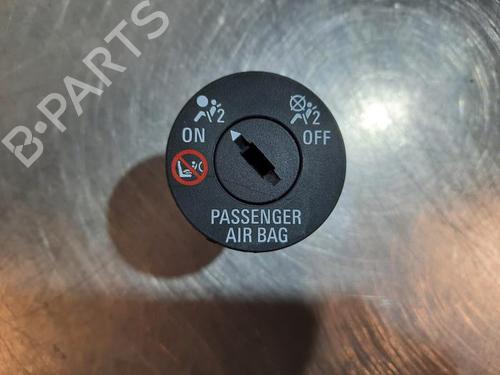 Switch OPEL MERIVA B MPV (S10) 1.4 (75) | BP37002834I30 - Image 2