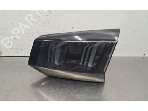 Used Right taillight Right taillight PEUGEOT 5008 II (MC_, MJ_, MR_, M4_) 1.2 THP (MRHNYH, MRHNYW, MRHNSJ, MRHNSU, MRHNSM) (131 hp) 39645718 39645718