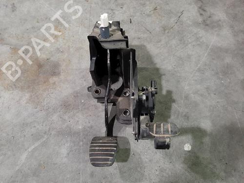 Pedal RENAULT MASTER III Van (FV) 2.3 dCi 125 FWD (FV0C, FV0D, FV0G, FV0H, FV0J, FV0K) (125 hp) 10877399