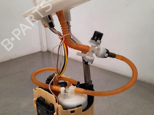 Used Fuel pump LAND ROVER RANGE ROVER SPORT II (L494) 2.0 Si4 4x4 (300 hp) 17564771