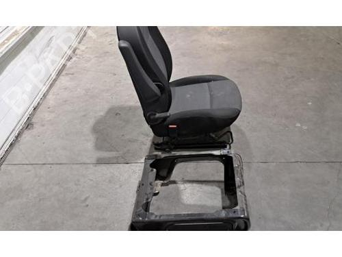 Left front seat RENAULT MASTER III Van (FV) 2.3 dCi 135 FWD (FV0N, FV08, FV06, FV00, FV1S) | BP29871954C15