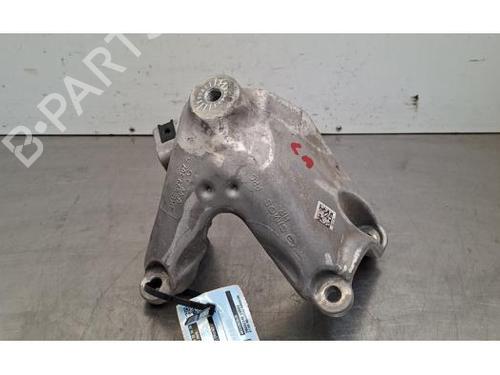 engine-mount-audi-q8-e-tron-suv-geg-2022-35780140 main image