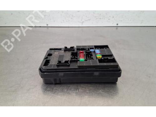 fuse-box-renault-trafic-iii-van-fg_-2014-37686385 main image