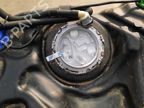 Used Fuel pump BMW 1 (F40) 118 i (140 hp) 10882879