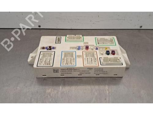 Used Fuse box Fuse box PEUGEOT 3008 III (KA_, KB_, KC_) e-210 (KCZKZX) (213 hp) 32665396 32665396