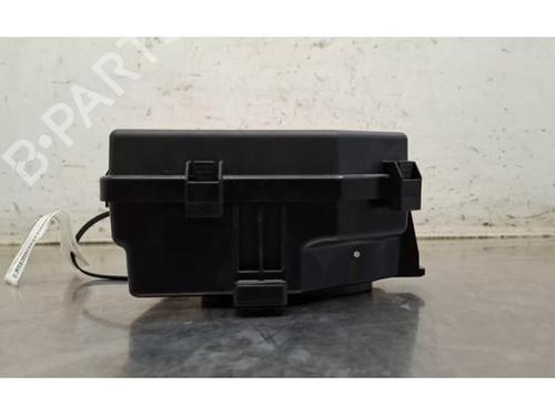 Used Fuse box Fuse box 38606743 38606743